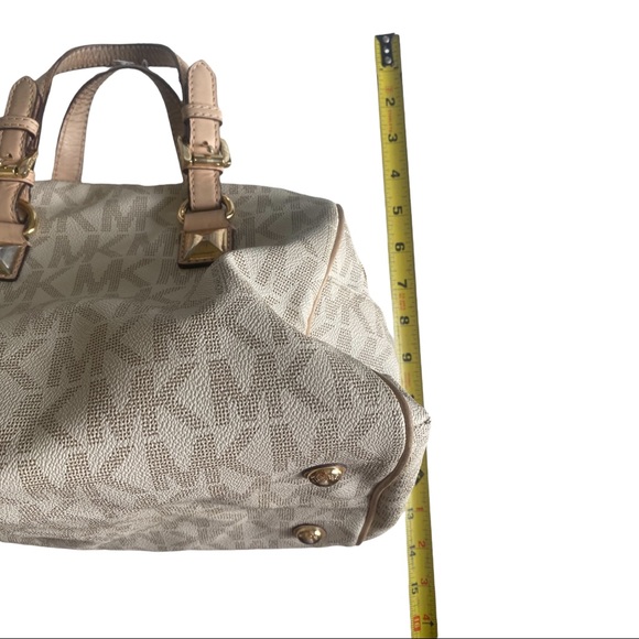 Michael Kors Monogram Tan and Cream Purse - Picture 10 of 12